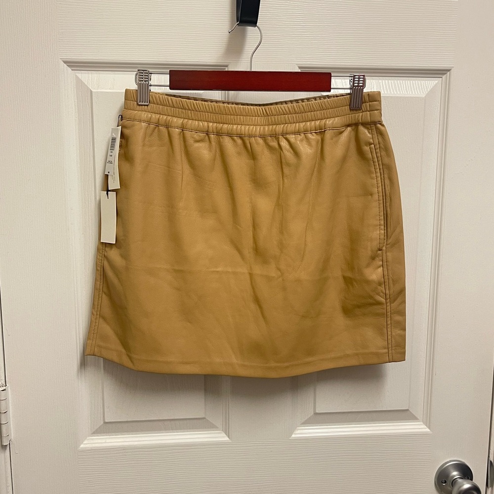 NWT Aritzia Babaton Classic Tan Flags Skirt